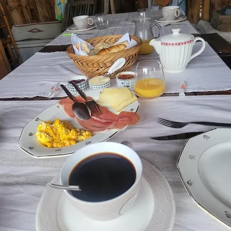 Les Du Pont Des Chevres Bed & Breakfast 3*