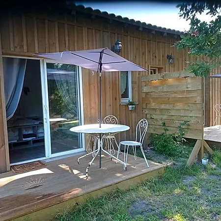 Les Du Pont Des Chevres Bed & Breakfast Commensacq